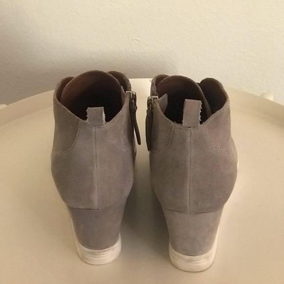 Paola Linea Wedge Bootie - Picture 4 of 5